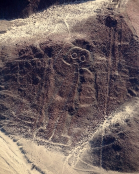 giant astronaut petroglyph, Nazca